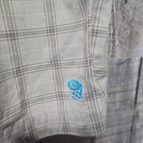 Mountain Hardwear Tan Plaid Tech Shorts - Picture 2 of 4